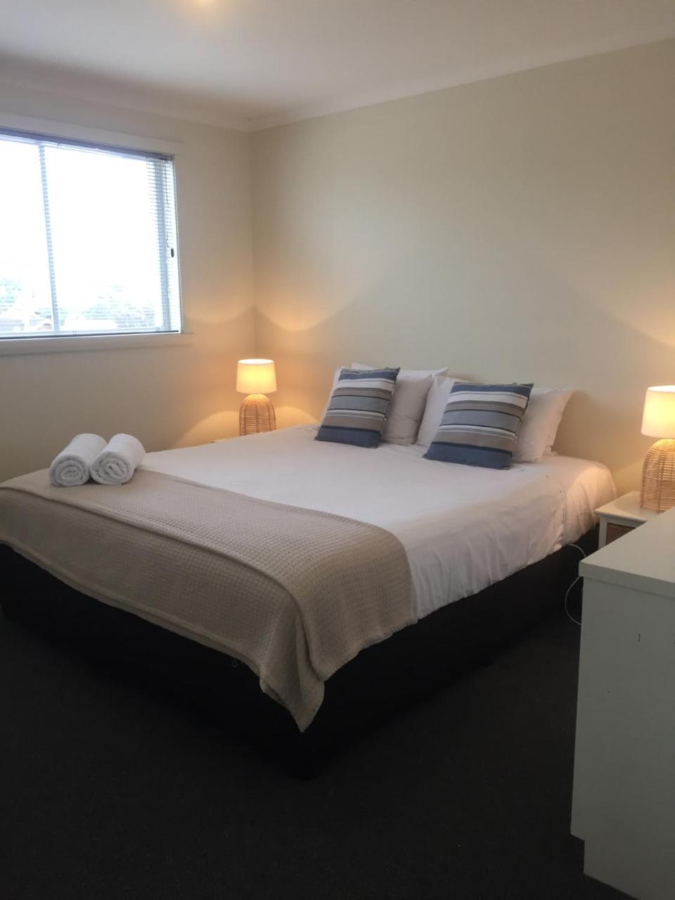 Old Pier Apartments Bridport Luaran gambar